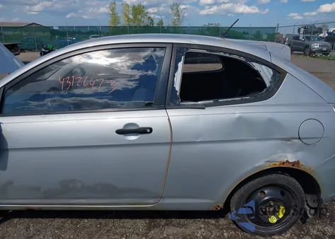 2009 Hyundai Accent Gs из США, поврежденный, VIN KMHCM36C29U141710